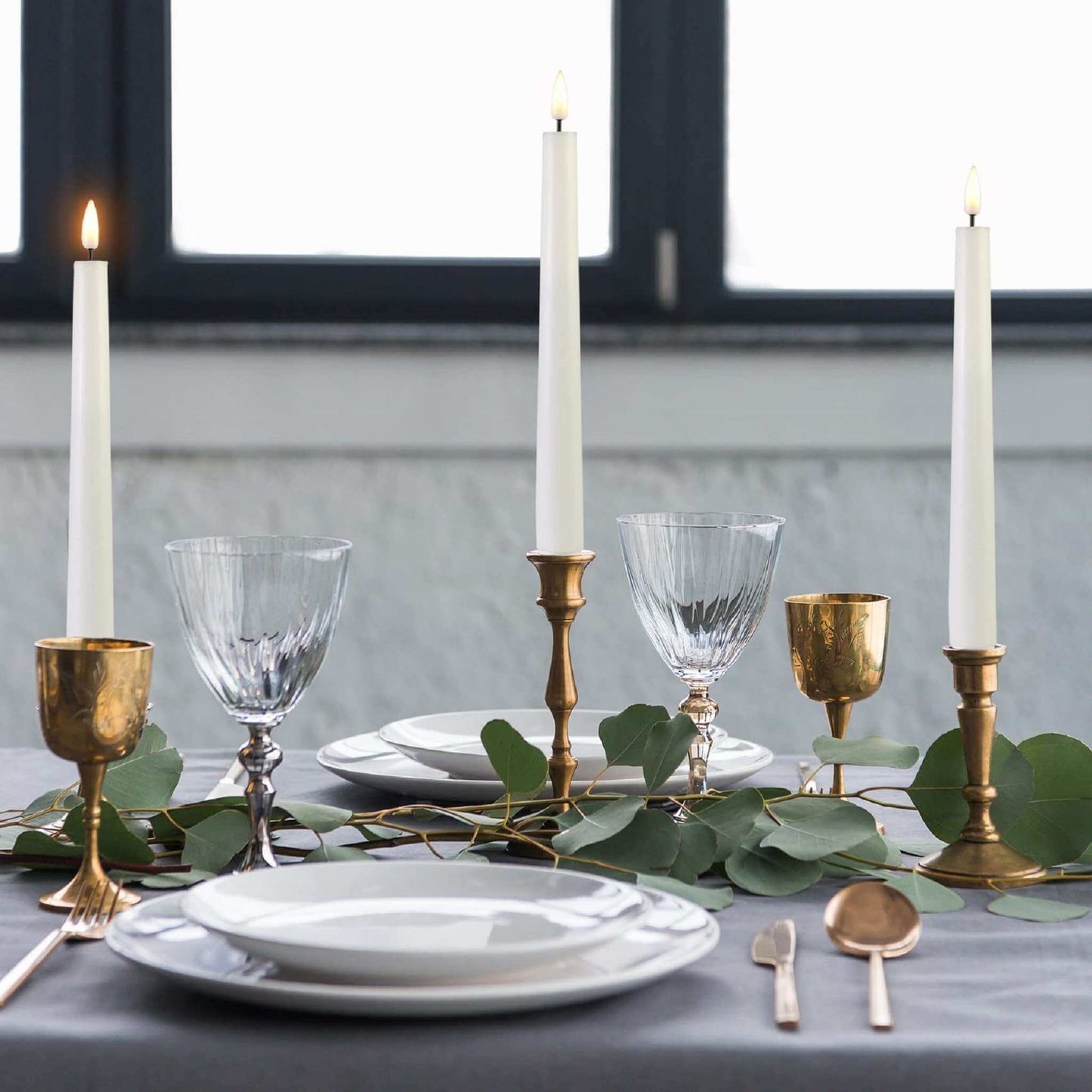 Velas cónicas LED blancas con control remoto Eywamage